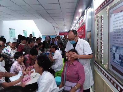 【义诊】专家义诊进社区 服务居民零距离