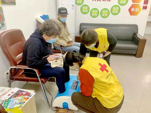 家门口的健康守护 测量血压、理疗服务与健康咨询进驻普陀